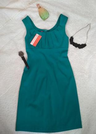 Сукня смарагдового кольору