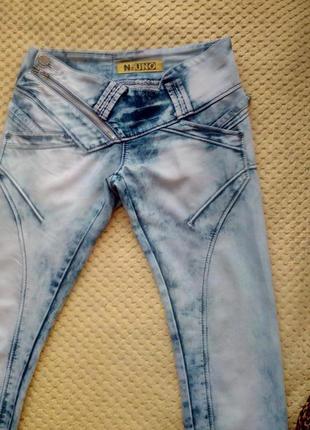 Модные джинсы на девушку 26 р. идеальное состояние.1 фото