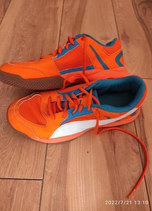 Кросівки фірми puma. яскраво оранжевого кольору. у відмінному стані. довжина по устілці 26 див.