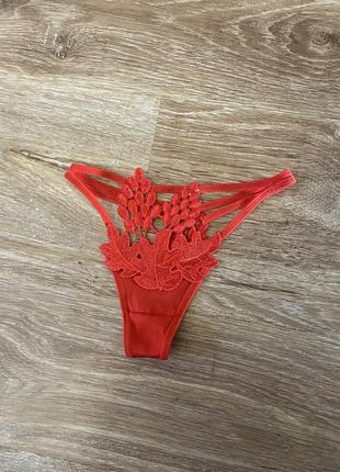 Шикарні, ажурні, червоні трусики стрінги