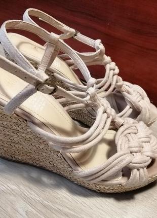 Босоніжки на платформі бренду h&m