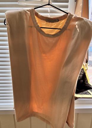 Бежевая премиум блузка футболка с подплечниками пышными плечами10 фото