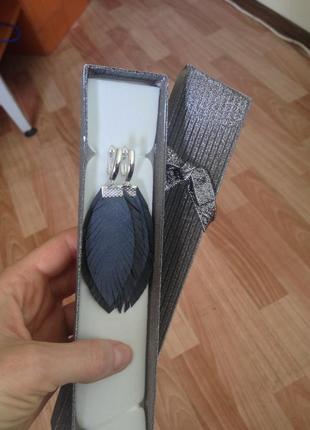 Красиві жіночі сережки