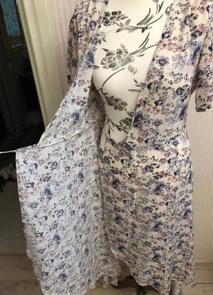 Шикарное платье на запах missguided, нежный цветочный принт5 фото