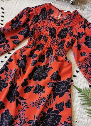 Неперевершена помаранчева довга сукня плаття в принт з воланом об'ємними рукавами бренд george3 фото
