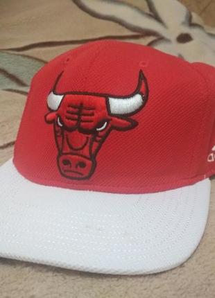 Фирменная кепка бейсболка chicago bulls nba