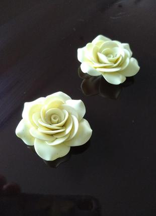 Большие цветы из полимерной глины жёлтые розы для  изготовления украшений2 фото