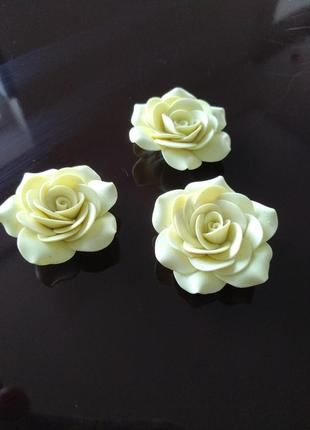 Большие цветы из полимерной глины жёлтые розы для  изготовления украшений