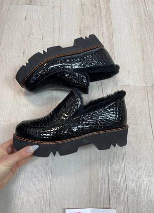 Черевики під лофери лакована шкіра з тисненням