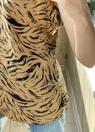Красивая блуза на шею в тигровый принт 1+1=37 фото