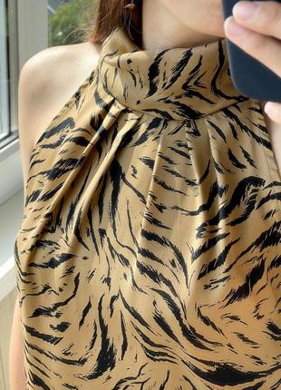 Красивая блуза на шею в тигровый принт 1+1=310 фото