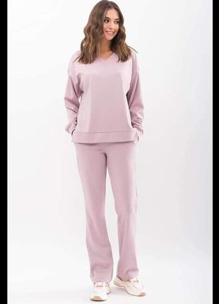 Костюм нови