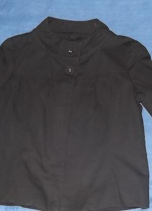 Жакетик чорний на двох гудзиках з раслешонным рукавом