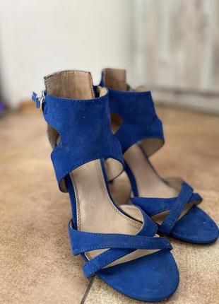 Босоніжки suiteblanco