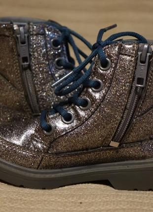 Чудесные фирменные серебристые лакированные ботинки  ugg australia сша 25 р.7 фото