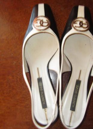 Шикарні босоніжки від alberto gozzi