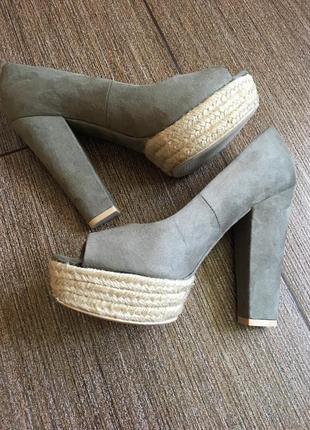 Босоніжки супер