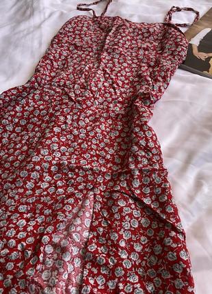 Сукня обтягуюча з вирізом на ногі2 фото