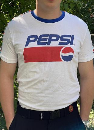 Футболка з лампасами reserved pepsi
