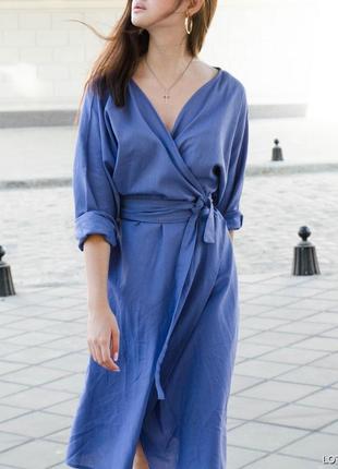 Голубое платье на запах в стиле кимоно из натурального льна