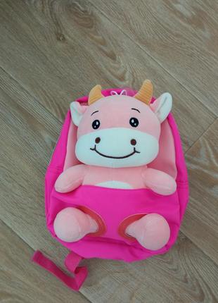 Рюкзак для милої принцеси з іграшкою.