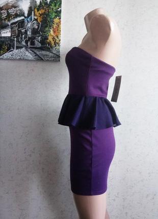 S/42. новое приталенное платье с баской без бретелей2 фото