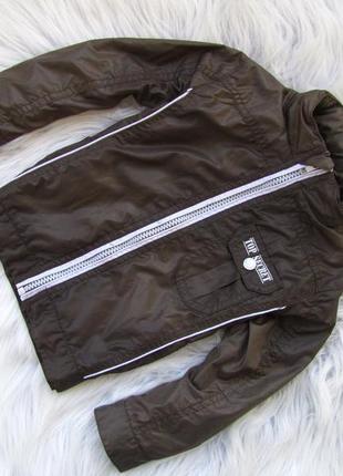 Стильная ветровка куртка с капюшоном toutcomptefait