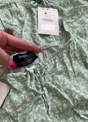 Топ bershka квітковий принт 💯 % віскоза7 фото