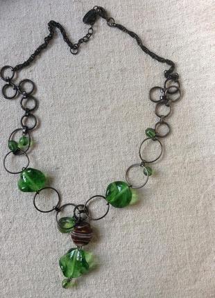 Зелений колір року! намистини зі смарагдовими намистинами.