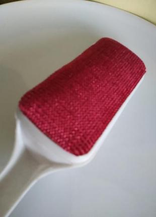 Щітка для одягу для видалення ворсу