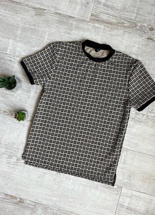 Вільна футболка беж з чорним river island, розмір м