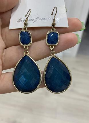 Жіночі сережки красивого кольору сапфір