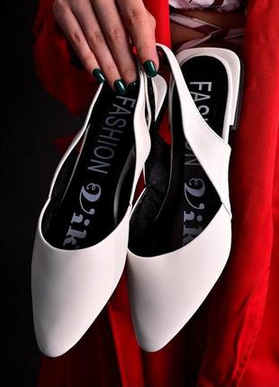 Розпродаж! босоніжки жіночі чорного білого кольору. босоножки женские чёрного и белого цвета с закрытым носком на низком ходу.8 фото