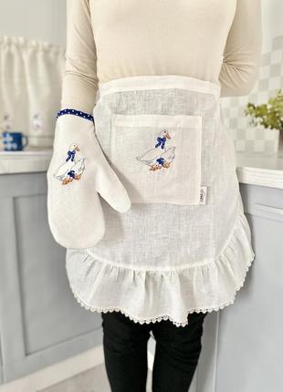 Кухонный фартук льняной с вышивкой