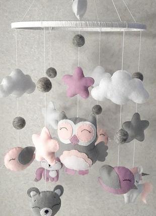 Мобіль з фетру ручної роботи