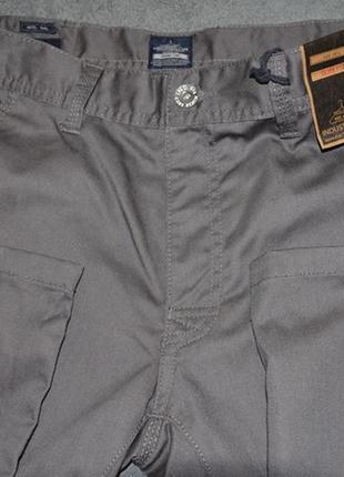 Брюки зауженные industrialize slim fit chinos trousers (m) с бирками3 фото