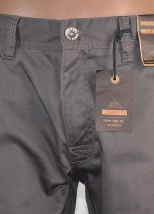 Брюки зауженные industrialize slim fit chinos trousers (m) с бирками4 фото