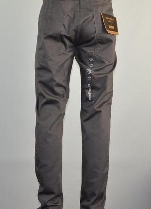 Брюки зауженные industrialize slim fit chinos trousers (m) с бирками7 фото