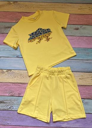 Костюм патріотичний україна