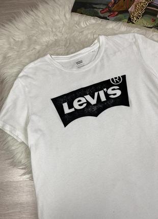 Оригинальная футболка levi’s с принтом3 фото