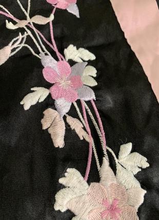 Атласний Халат чорний з вишивкою декором рожеві канти, for women, 14/16, 40/42 (3049)6 фото