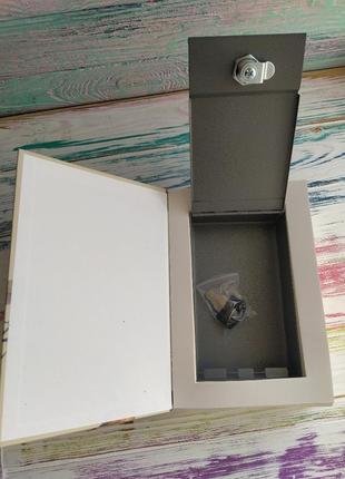 Книга сейф шкатулка, с бумажными страницами, металлический сейф под ключ.3 фото