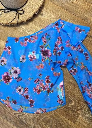 Стильна легенька блузка на одне плече stradivarius