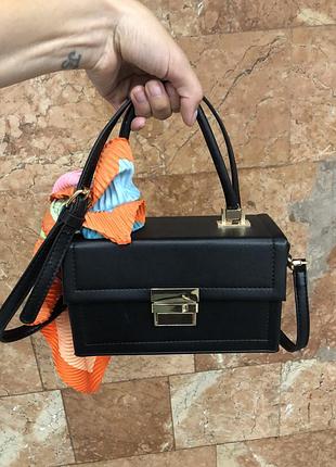 Сумочка чемоданчик no name