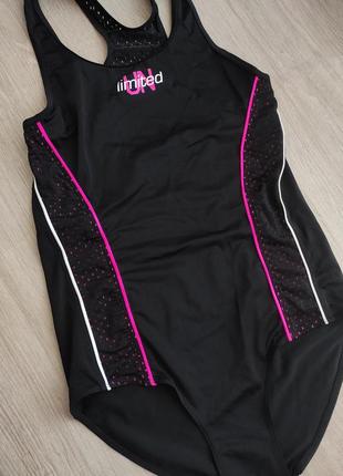 Цілісний злитий купальник