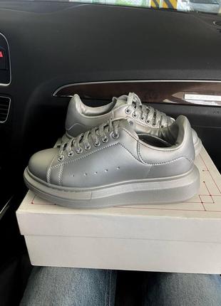 Alexander mcqueen grey жіночі кросівки маквин сріблясті1 фото