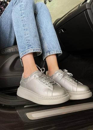 Alexander mcqueen grey жіночі кросівки маквин сріблясті5 фото