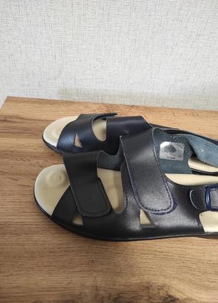 Шкіряні босоніжки на липучках на танкетці кожаные босоножки літнє взуття летняя обувь3 фото
