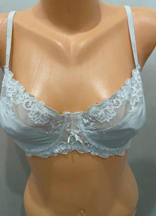 Ліфчик //бюстгальтер
