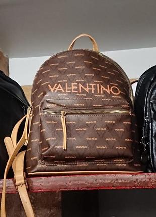 Рюкзак женский фирмы valentino (италия) оригинал.1 фото